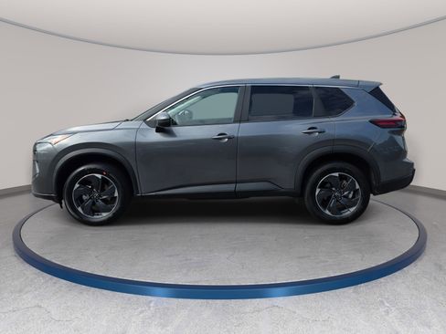 Used 2024 Nissan Rogue SV AWD/4WD image 8