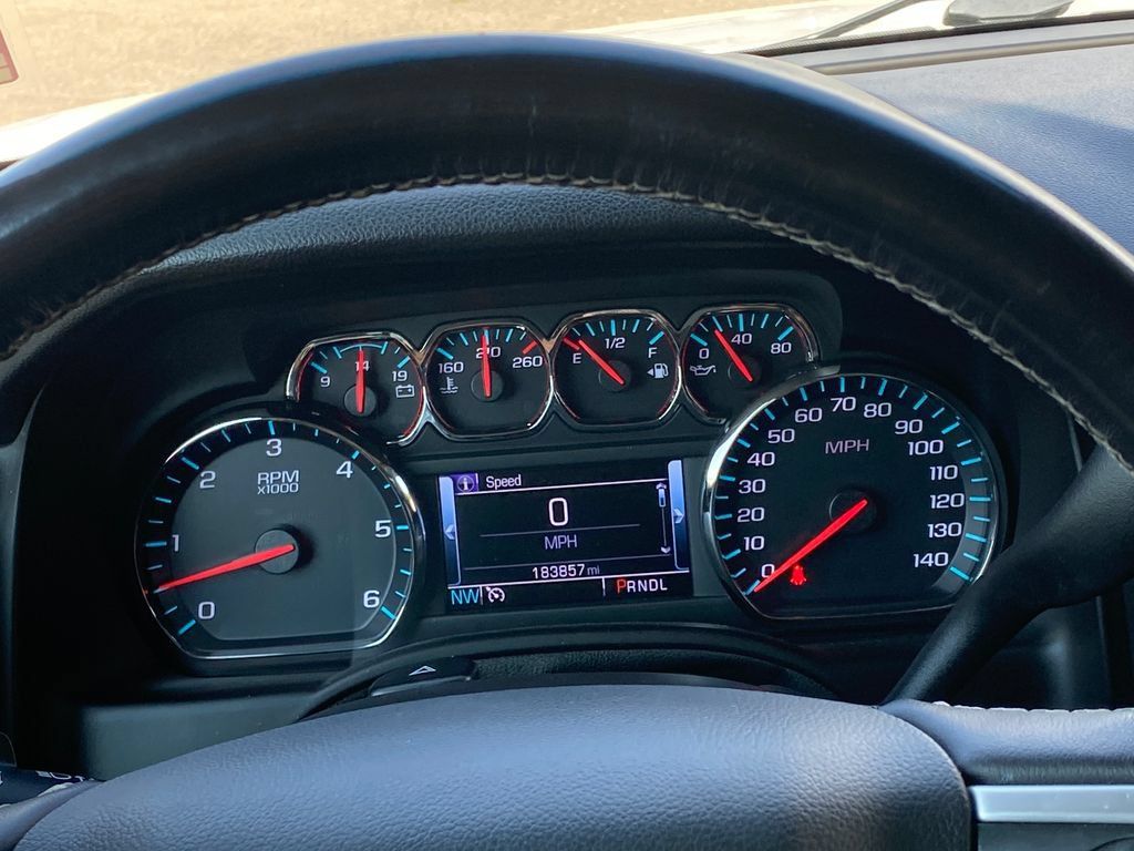 Used 2018 GMC Yukon XL SLT w/ Open Road Package AWD/4WD image 16