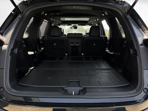 Used 2025 Honda Pilot Black Edition image 23