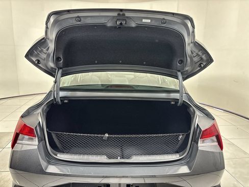 Used 2023 Hyundai Elantra SEL FWD image 19