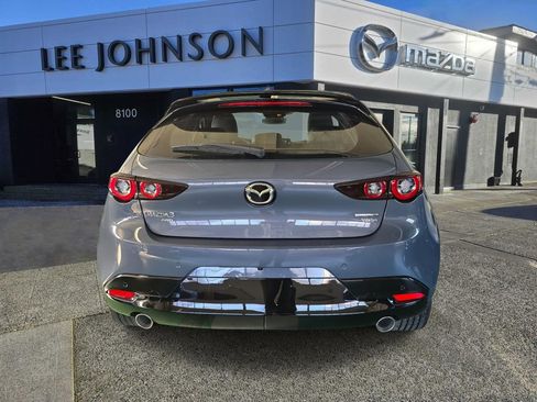 New 2026 MAZDA MAZDA3 Hatchback w/Premium Plus Pkg image 4