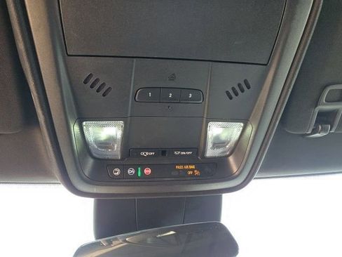 Used 2024 Cadillac XT4 Premium Luxury image 21