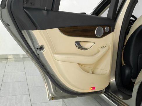 Used 2020 Mercedes-Benz C 300 Sedan image 57