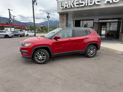 Used 2018 Jeep Compass Latitude w/ Popular Equipment Group AWD/4WD image 6