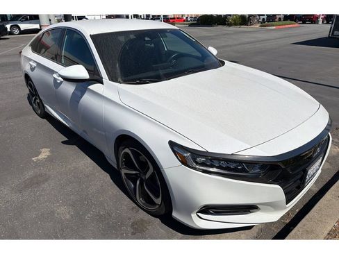 Used 2019 Honda Accord Sport image 2