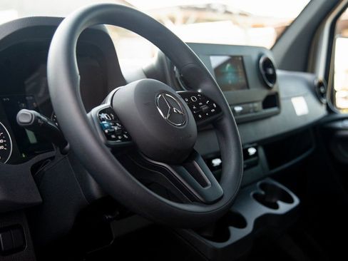 Used 2024 Mercedes-Benz Sprinter 144 Cargo image 40