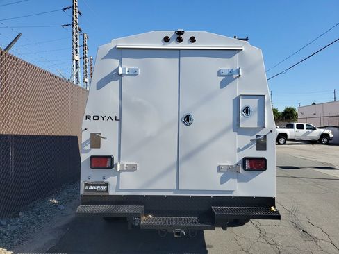 New 2025 Chevrolet Express 3500 w/ Power Convenience Package image 5