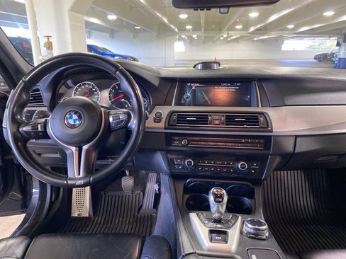 Used 2014 BMW M5 RWD image 9