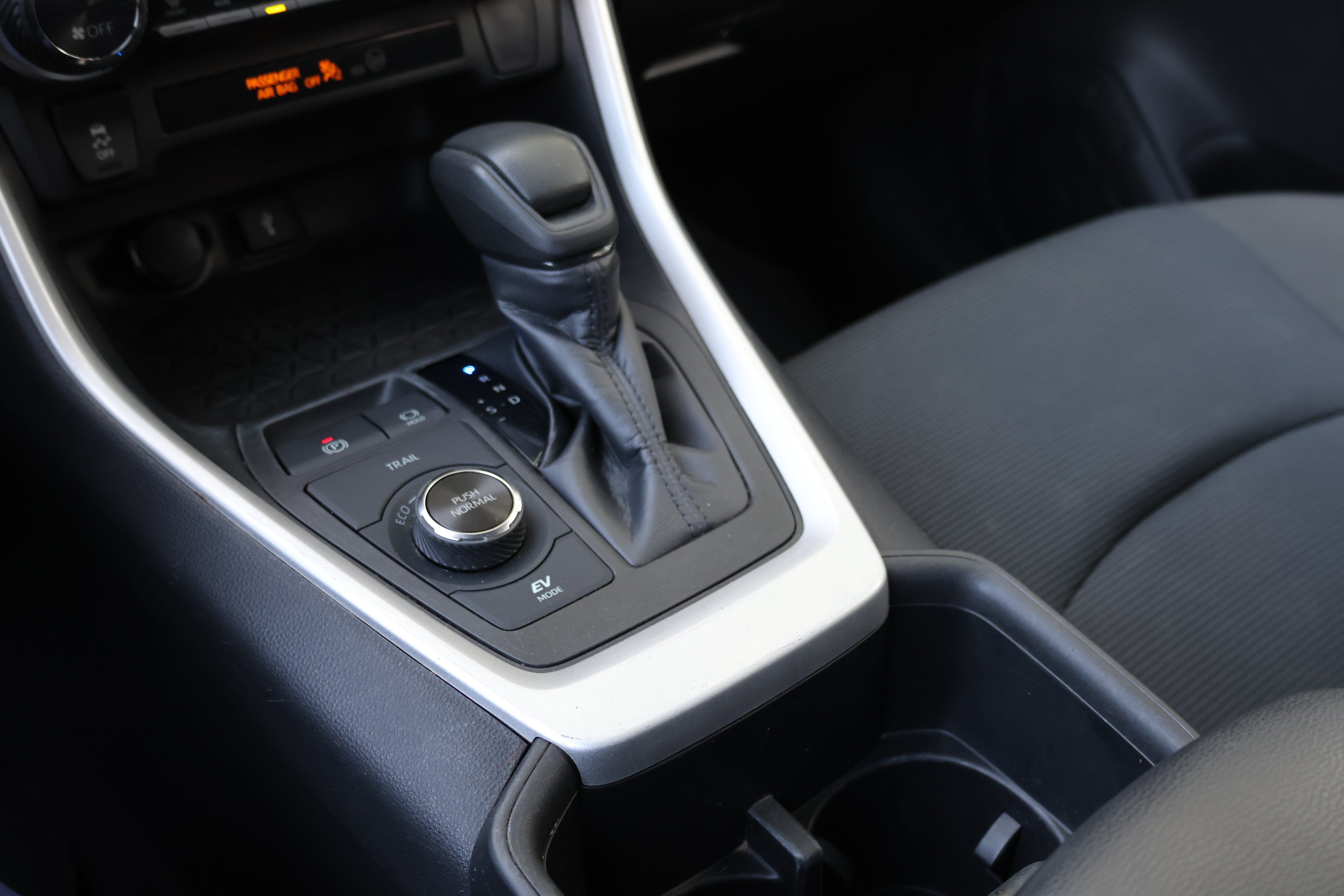 Used 2022 Toyota RAV4 LE AWD/4WD image 33