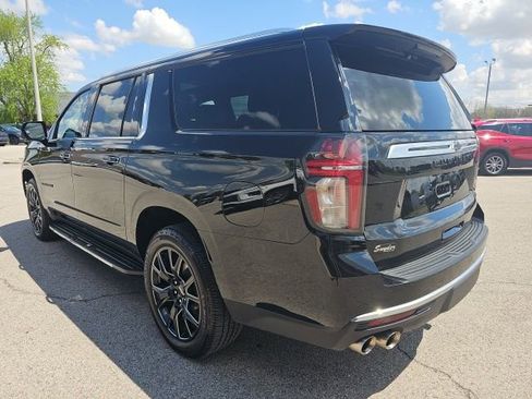 Used 2023 Chevrolet Suburban High Country AWD/4WD image 5