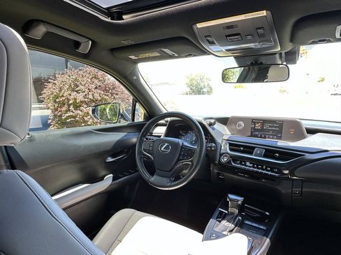 Used 2019 Lexus UX 200 w/ Accessory Package 2 FWD image 28