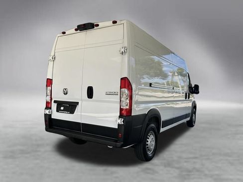 Used 2025 RAM ProMaster 2500 w/ Convenience Group FWD image 3