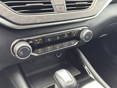 Used 2023 Nissan Altima 2.5 SV w/ SV Premium Package image 31