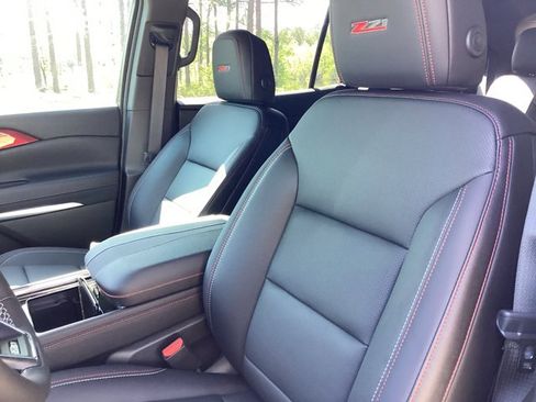 New 2026 Chevrolet Traverse Z71 w/ Driver Confidence Package image 12