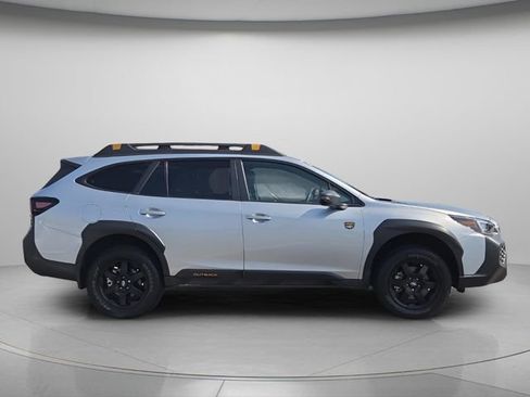 Used 2025 Subaru Outback Wilderness AWD/4WD image 9