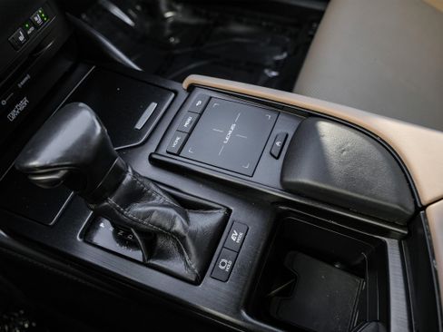 Used 2020 Lexus ES 300h 300h image 24