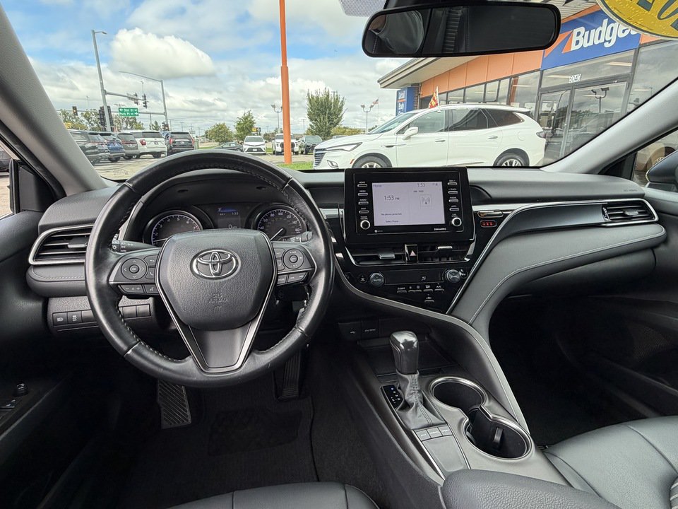 Used 2022 Toyota Camry SE FWD image 10