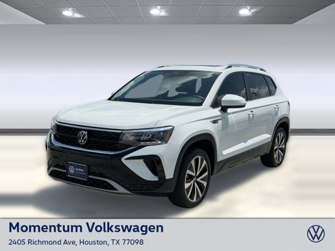 Certified 2023 Volkswagen Taos SE w/ Panoramic Sunroof Package FWD image 1