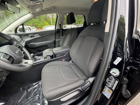 Used 2025 Kia Sportage LX FWD image 36