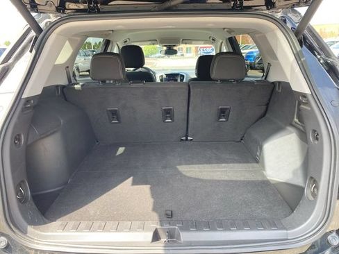 Used 2023 GMC Terrain SLE w/ Driver Convenience Package FWD image 24