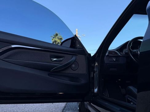 Used 2017 BMW M4 Coupe image 34