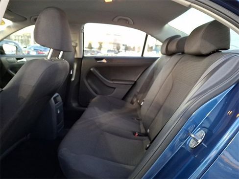 Used 2015 Volkswagen Jetta S image 17