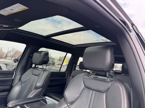 Used 2023 Jeep Wagoneer Sport Utility 4D w/ Premium Group I image 4