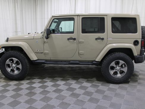 Used 2018 Jeep Wrangler Unlimited Sahara image 23