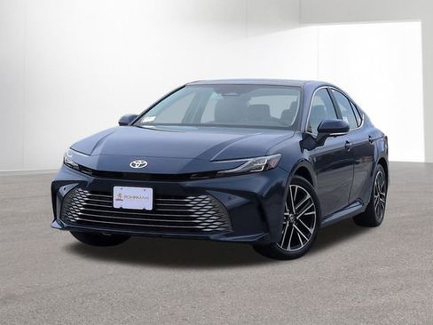New 2026 Toyota Camry XLE image 1