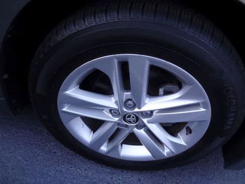 Used 2019 Toyota Corolla SE w/ SE Option Package image 13