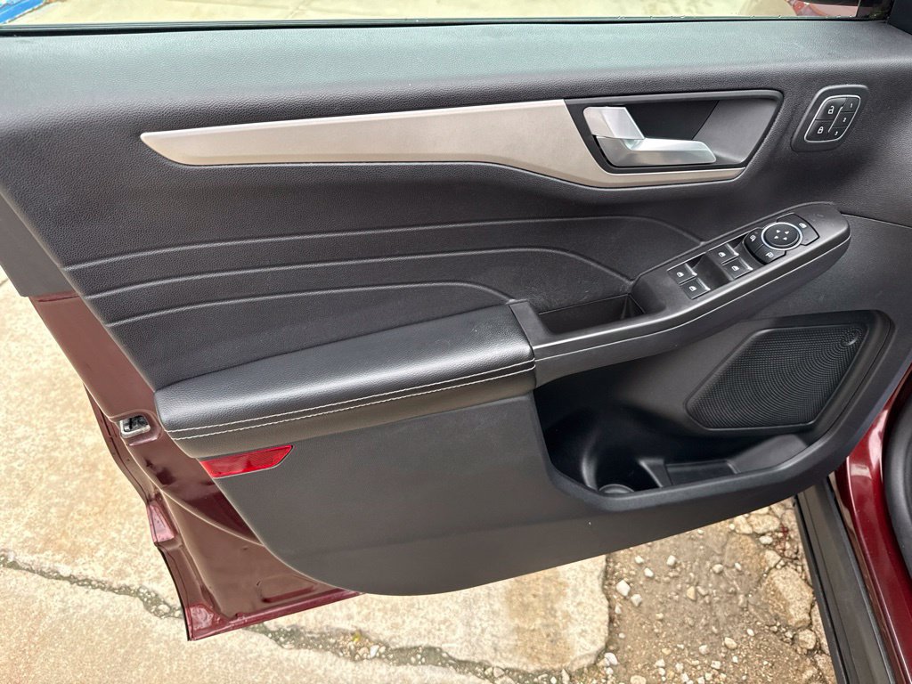Used 2021 Ford Escape SEL w/ Technology Package FWD image 7