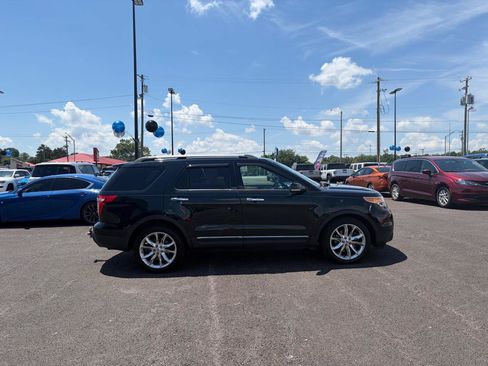 Used 2014 Ford Explorer XLT w/ Equipment Group 202A FWD image 2