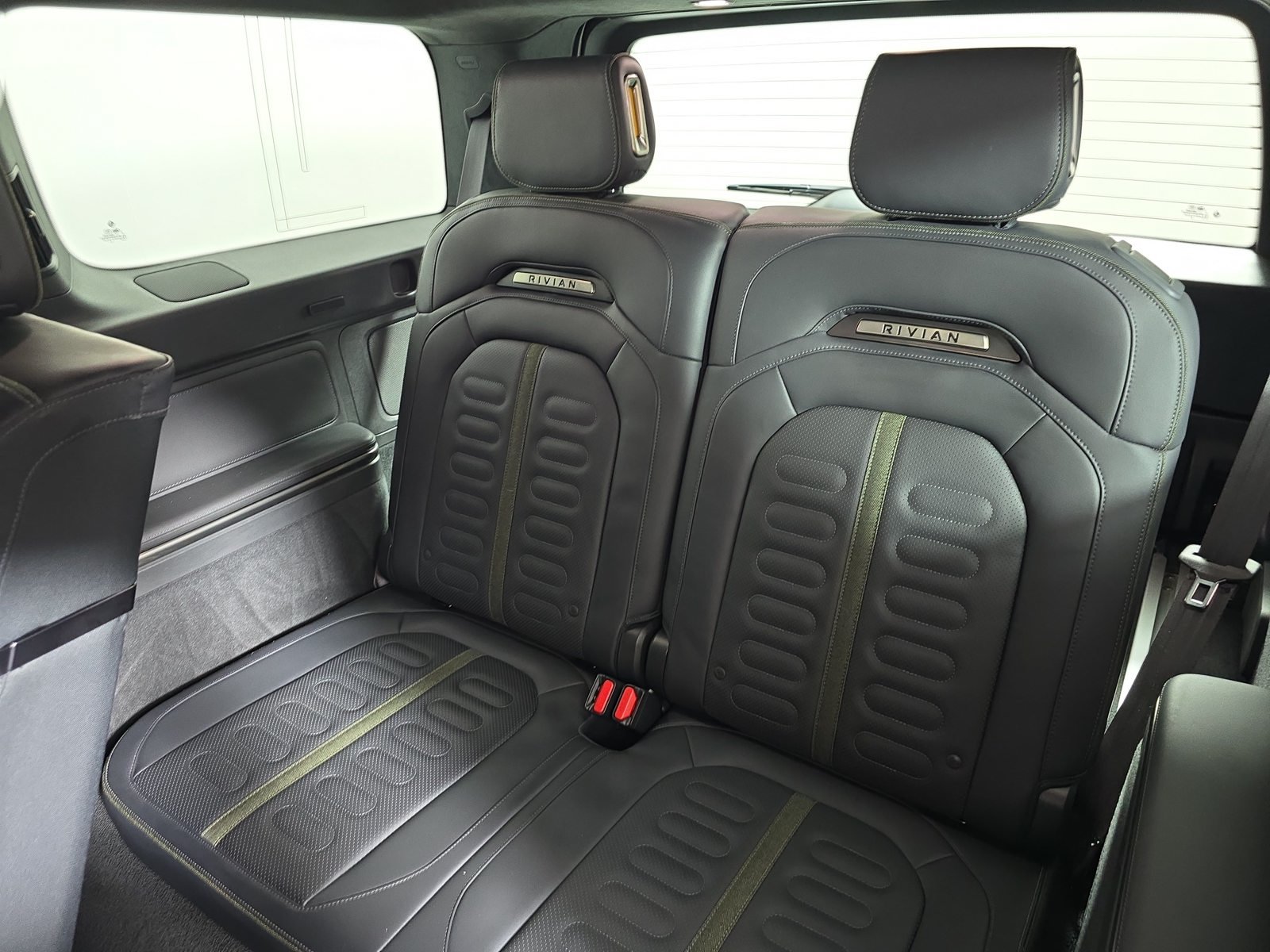 Used 2024 Rivian R1S Adventure Quad AWD/4WD image 22