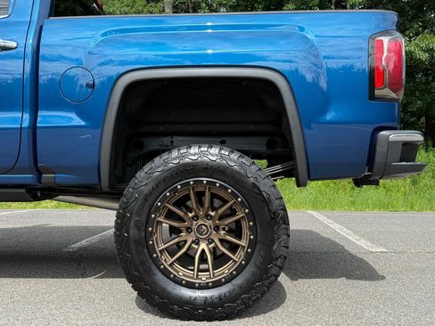 Used 2018 GMC Sierra 1500 SLT w/ SLT Premium Package AWD/4WD image 9