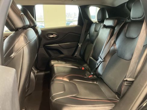 Used 2020 Jeep Cherokee Trailhawk w/ Cold Weather Group image 23