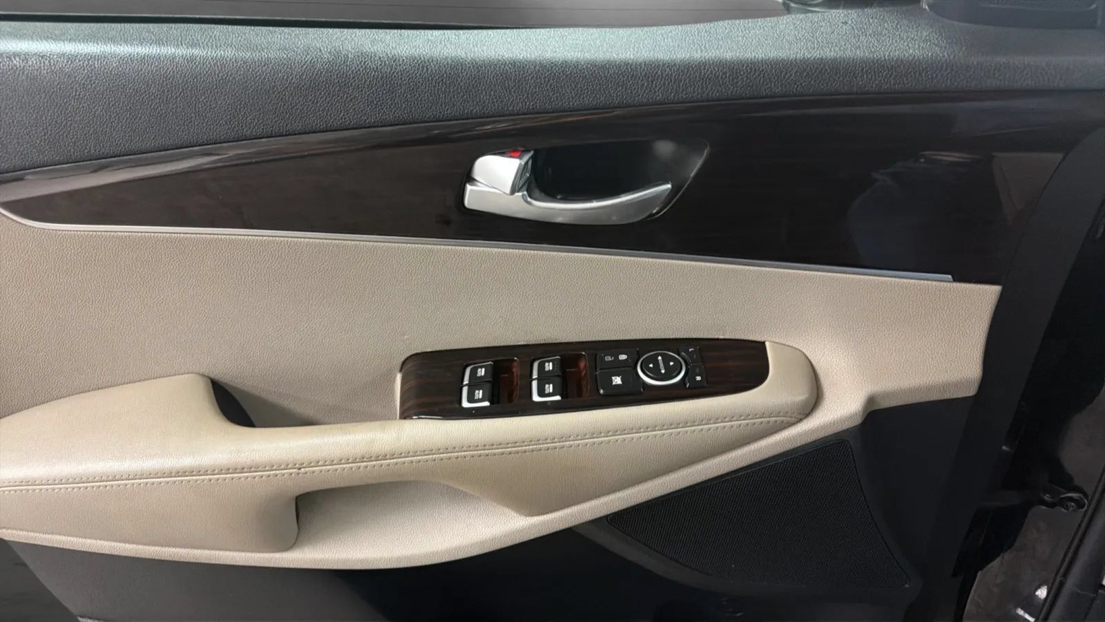 Used 2020 Kia Sorento EX FWD image 17