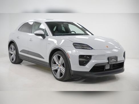 Certified 2025 Porsche Macan 4S Electric image 8