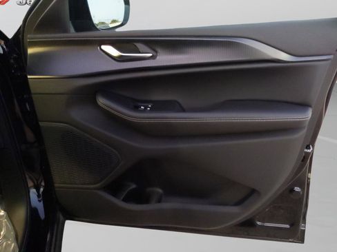 New 2025 Jeep Grand Cherokee Altitude RWD image 33
