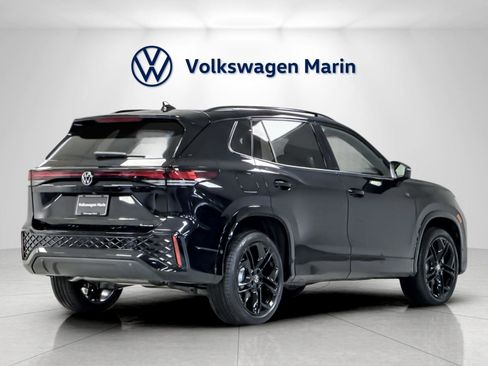 New 2026 Volkswagen Tiguan SE R-Line image 5