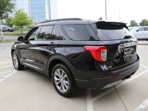 Used 2023 Ford Explorer XLT w/ Equipment Group 202A AWD/4WD image 5
