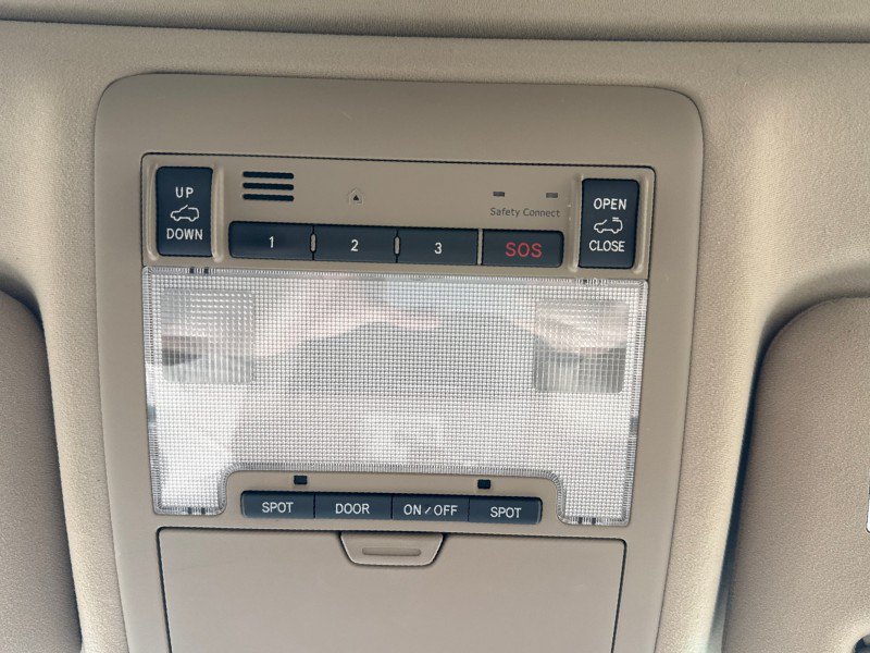 Used 2011 Toyota Land Cruiser AWD/4WD image 23