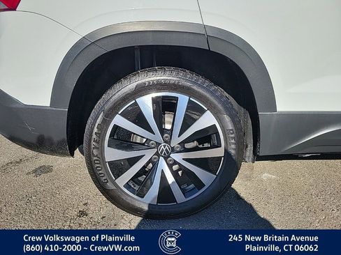 Certified 2022 Volkswagen Taos SE image 19