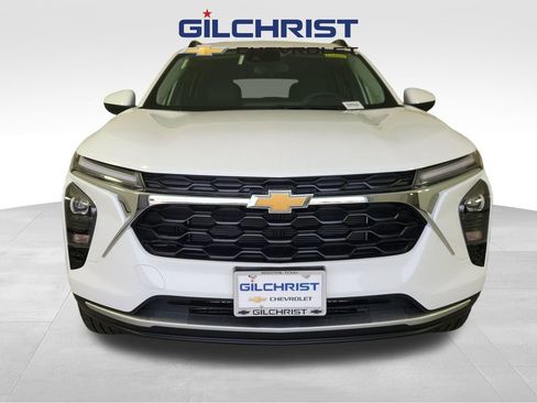 New 2026 Chevrolet Trax LT w/ Driver Confidence Package image 2