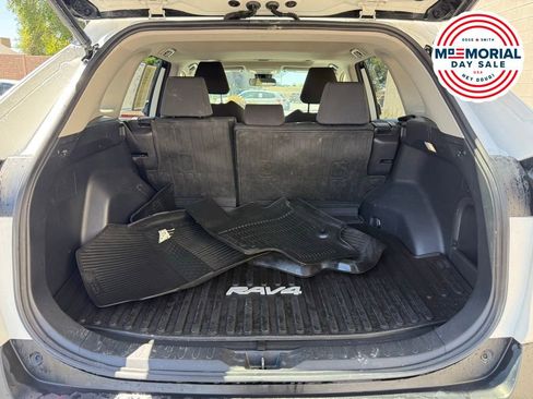 Used 2022 Toyota RAV4 XLE w/ Convenience Package AWD/4WD image 25