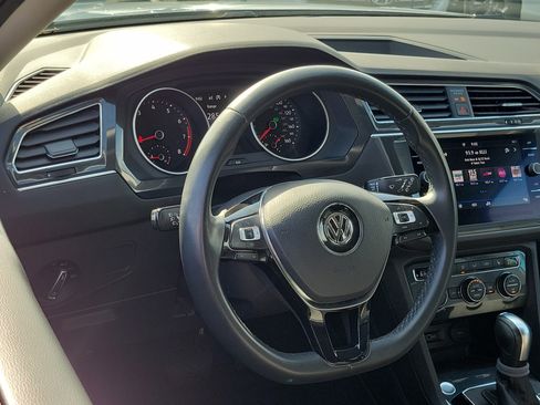 Used 2020 Volkswagen Tiguan SE FWD image 8