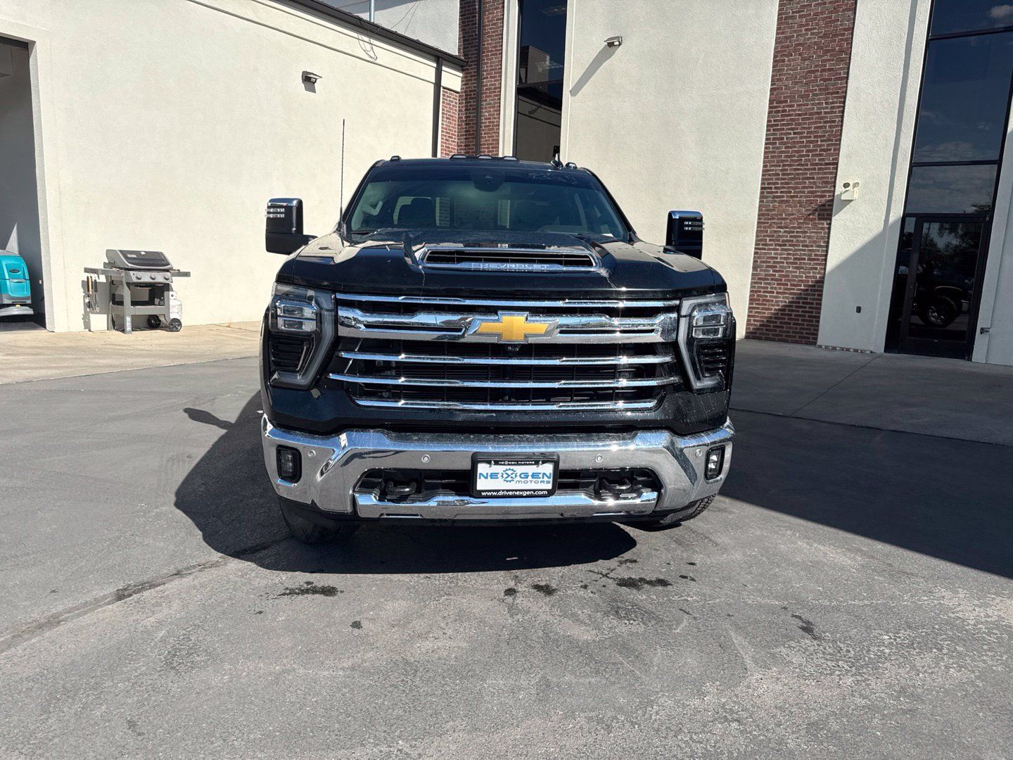 Used 2024 Chevrolet Silverado 2500 LTZ w/ LTZ Texas Edition AWD/4WD image 3