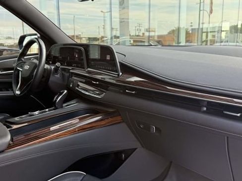 Used 2022 Cadillac Escalade Premium Luxury AWD/4WD image 53