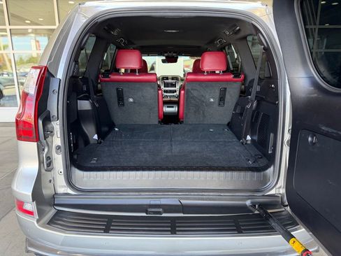 Used 2021 Lexus GX 460 Luxury w/ Sport Design Package AWD/4WD image 15