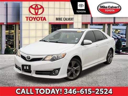 Used 2012 Toyota Camry SE image 1