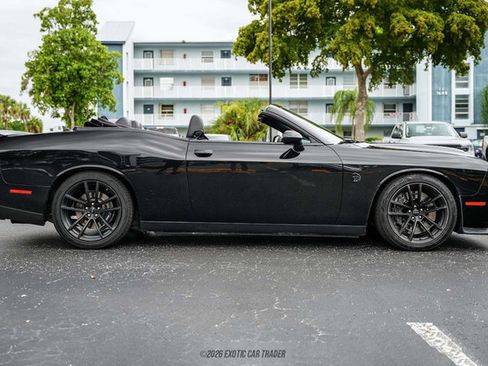 Used 2023 Dodge Challenger SRT Hellcat RWD image 9